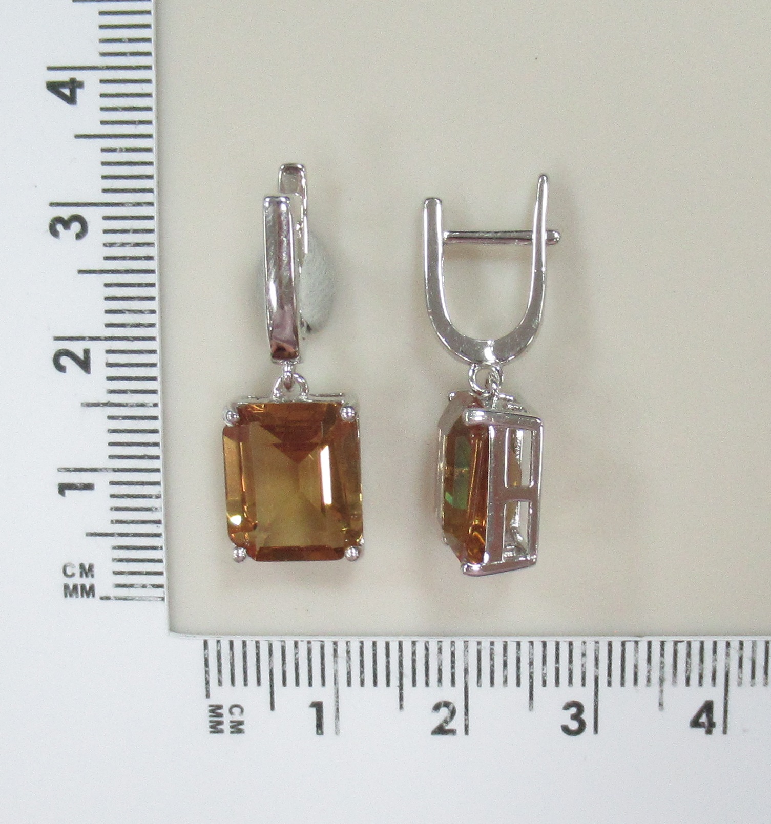 Серебряные серьги с султанитами
